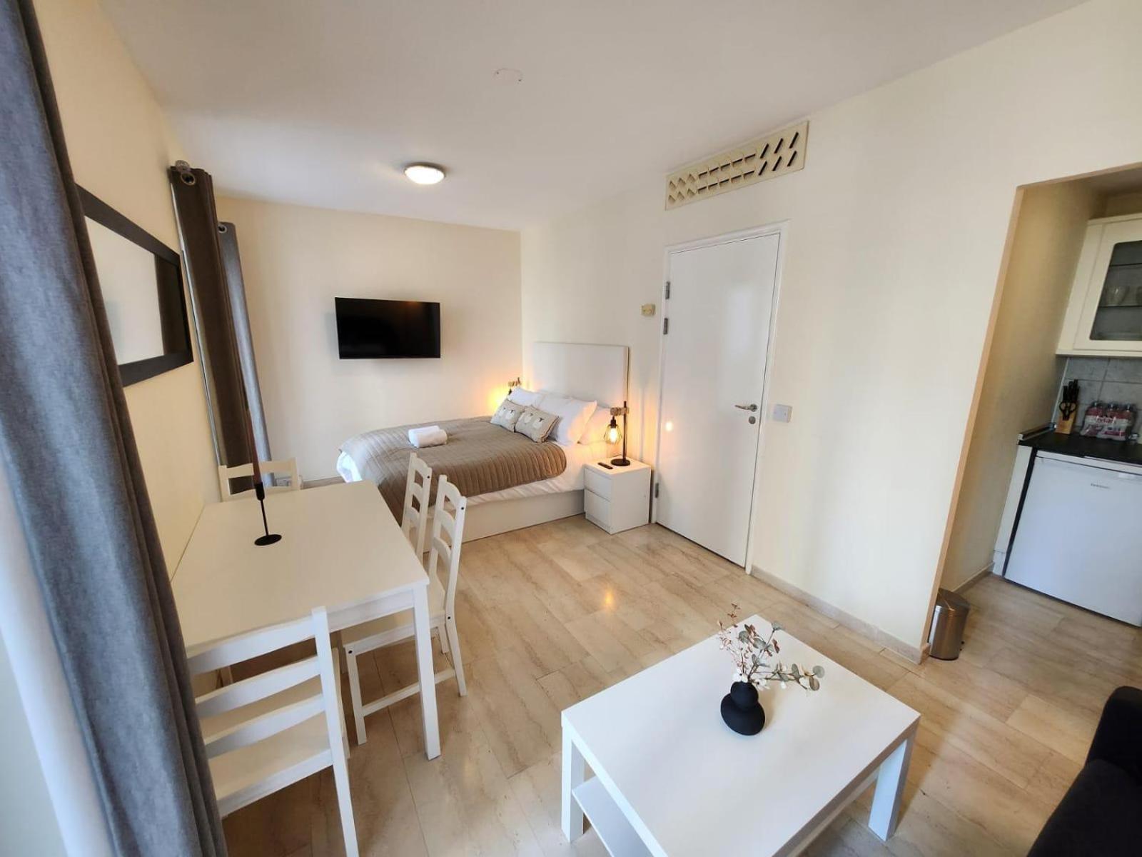 New With Ac Central Suites With Pool Access And Squash Courts! Sleeps Family Or 4 Guests Gibraltar Exterior foto